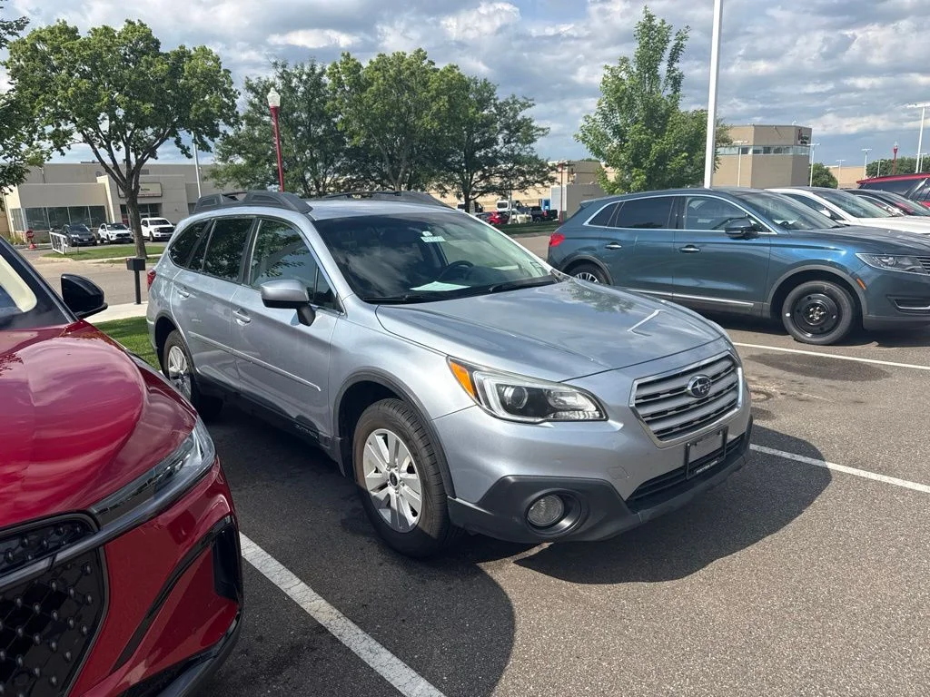 Used 2015 Silver Subaru 2.5i Premium image 1