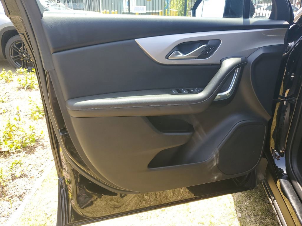 Used 2022 Black Chevrolet 2LT image 19