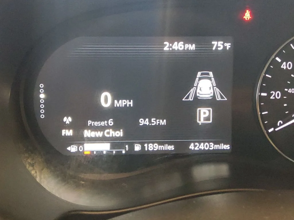 Used 2023 White Nissan SR image 10