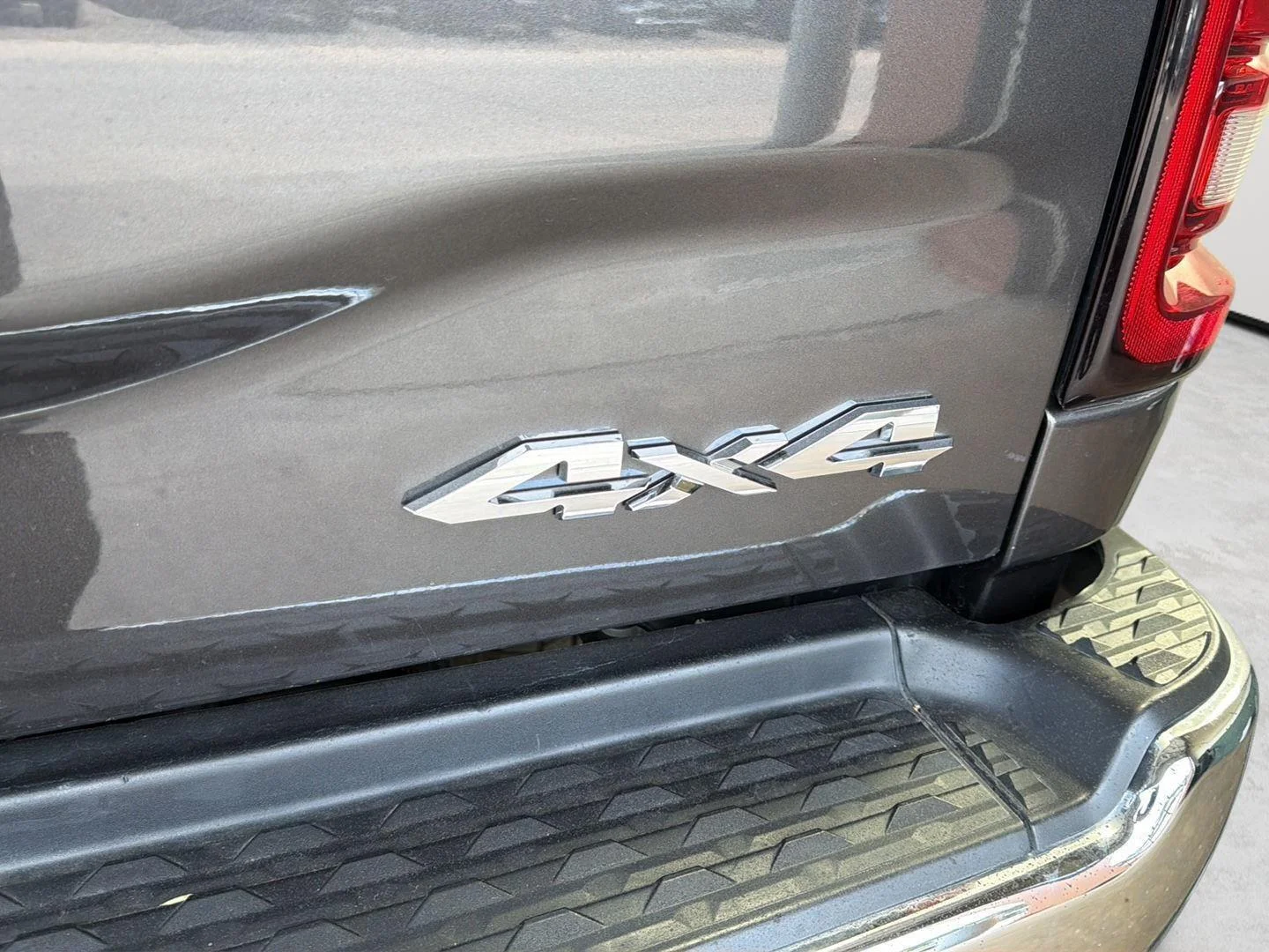 Used 2025 Granite Crystal Metallic Clearcoat Ram Big Horn image 9