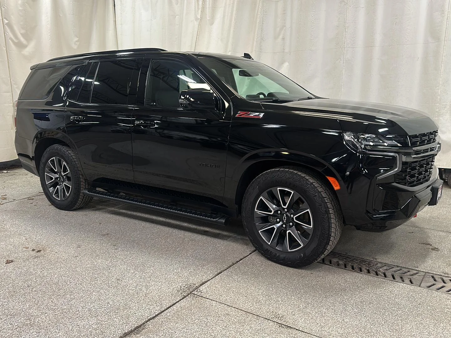 Used 2022 Black Chevrolet Z71 image 7