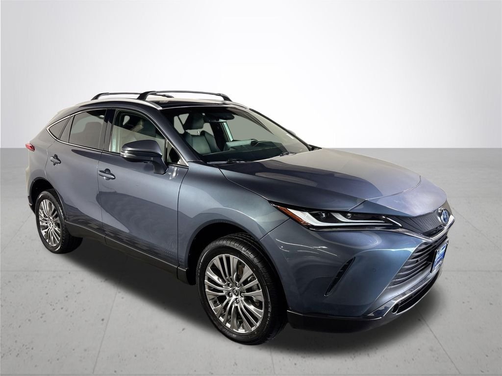 Used 2022 Coastal Gray Metallic Toyota XLE image 4