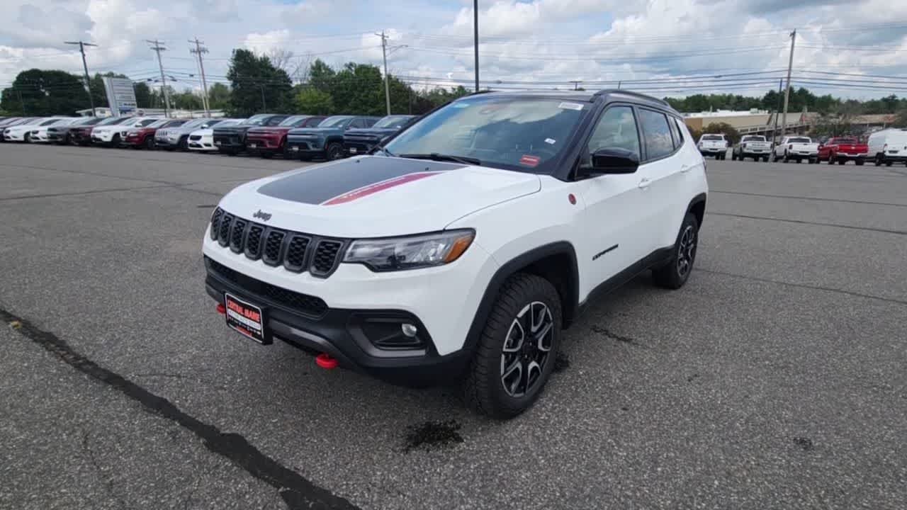 New 2026 Bright White Clearcoat Jeep Trailhawk image 4