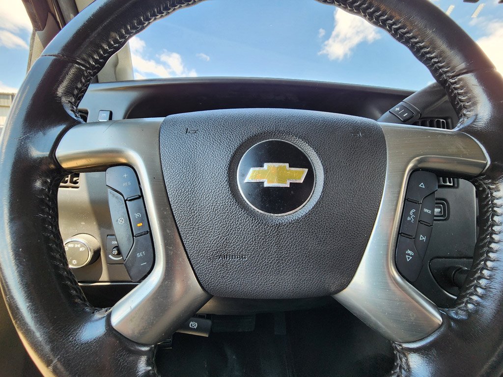 Used 2017 Summit White Chevrolet LS image 27