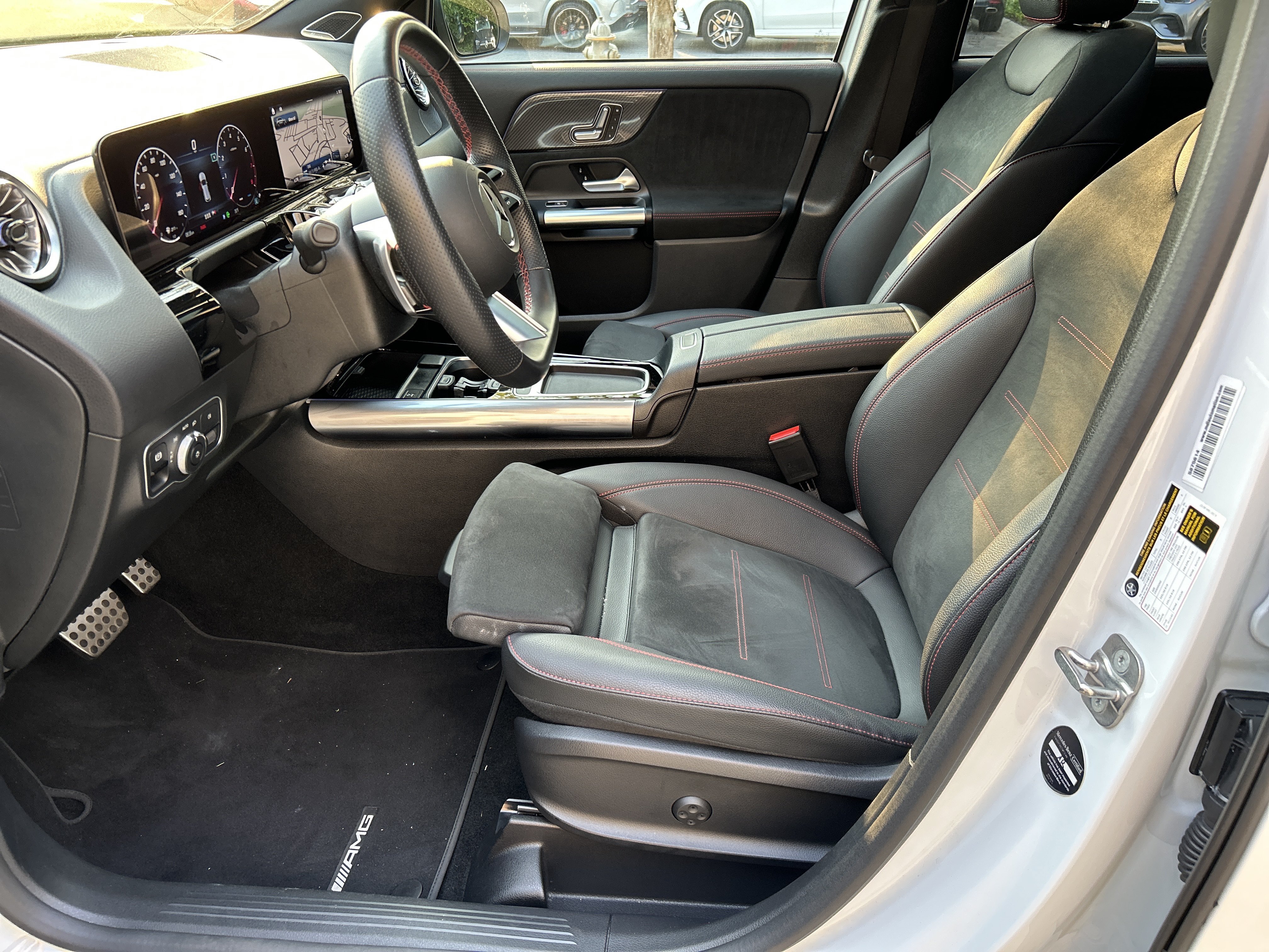 Certified Used 2024 Digital White Metallic Mercedes-Benz GLA 250 SUV image 19