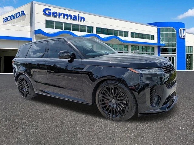 Used 2025  Land Rover SV Edition Two image 3