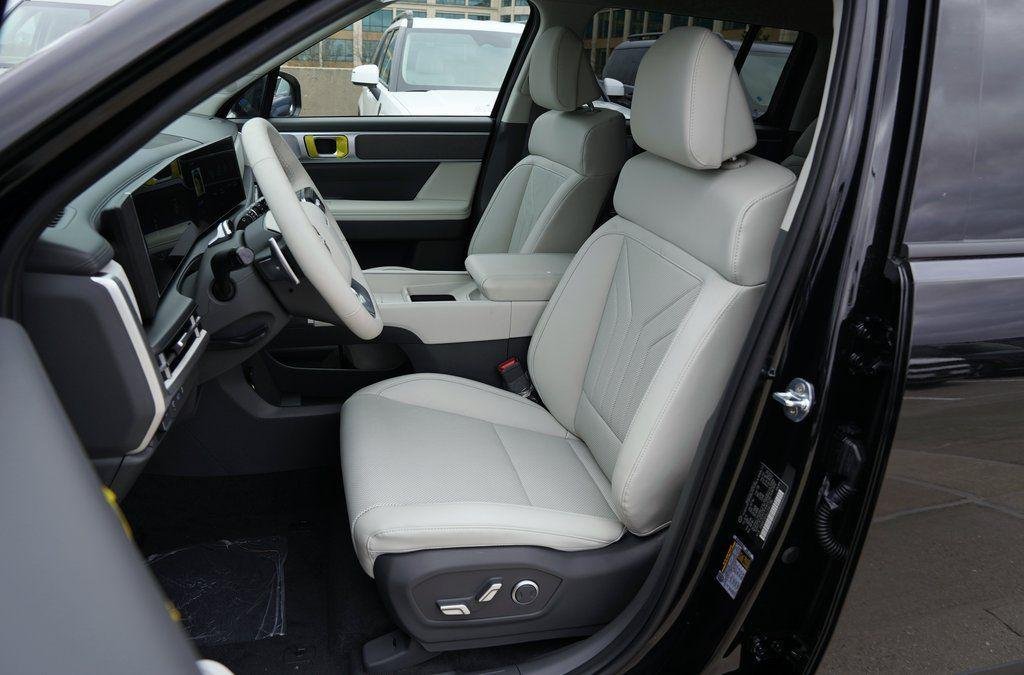 New 2026 Phantom Black Hyundai SEL image 9