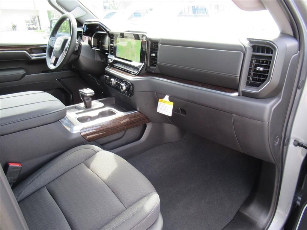 New 2026 Sterling Metallic GMC Elevation image 13