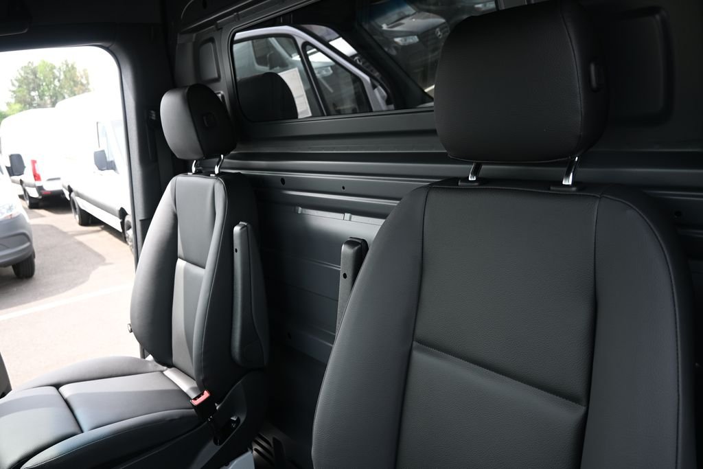 New 2026 Arctic White Mercedes-Benz Cargo 170 WB image 5