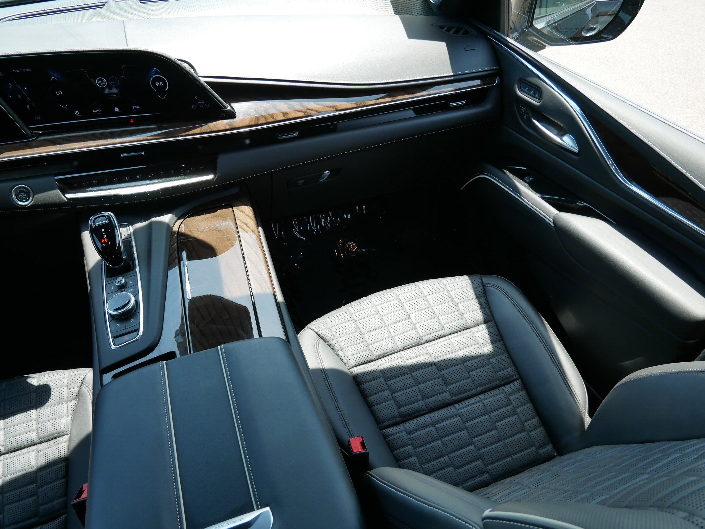 Certified Used 2024 Black Raven Cadillac Premium Luxury Platinum image 9