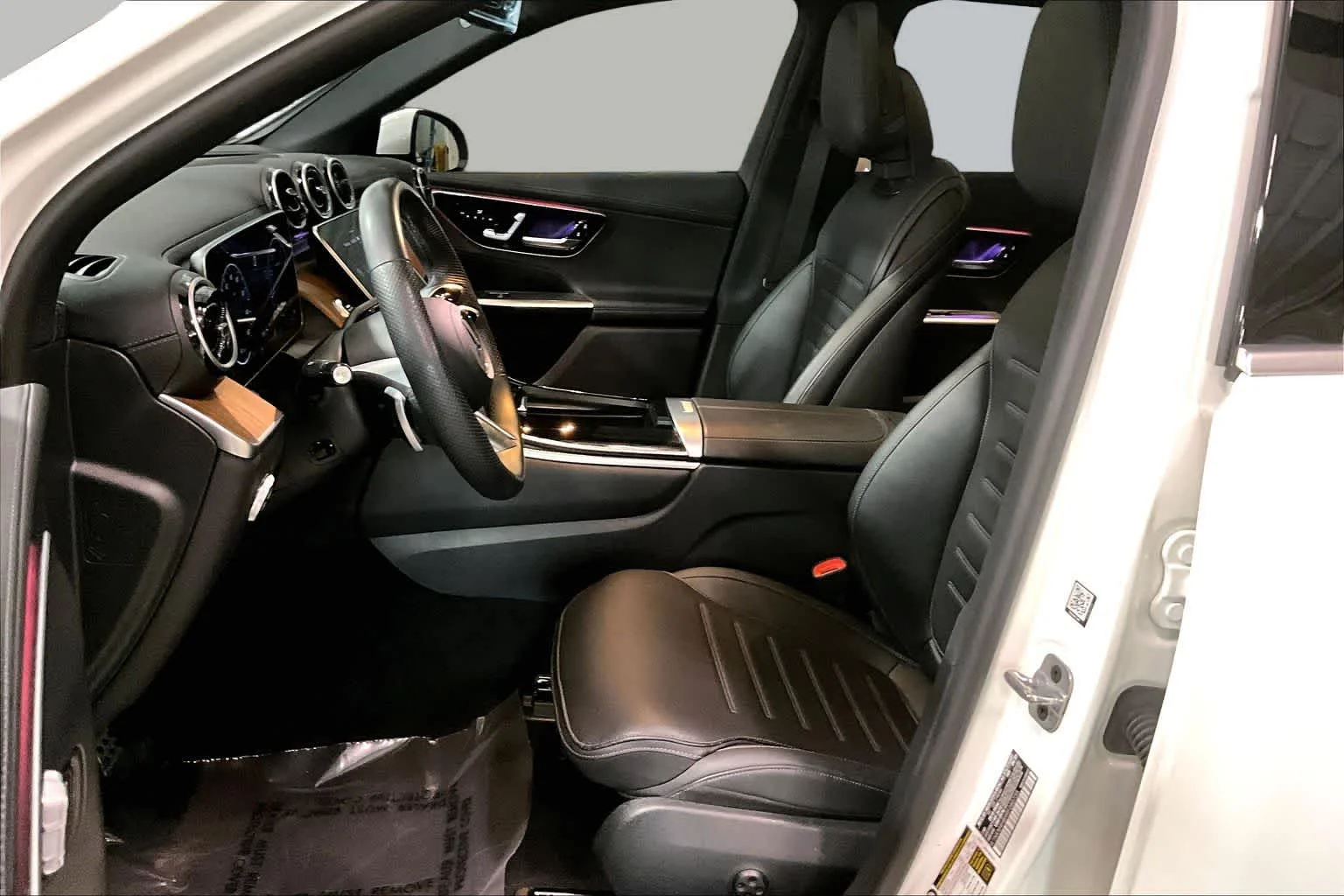 Certified Used 2024 Polar White Mercedes-Benz GLC 300 image 9
