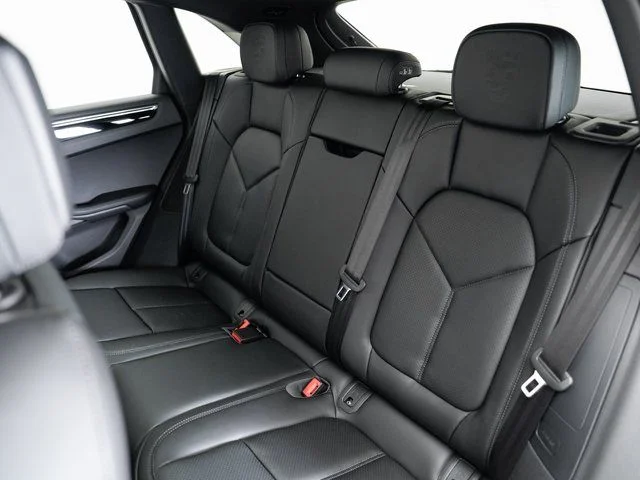 2025 Porsche Macan - Photo 27