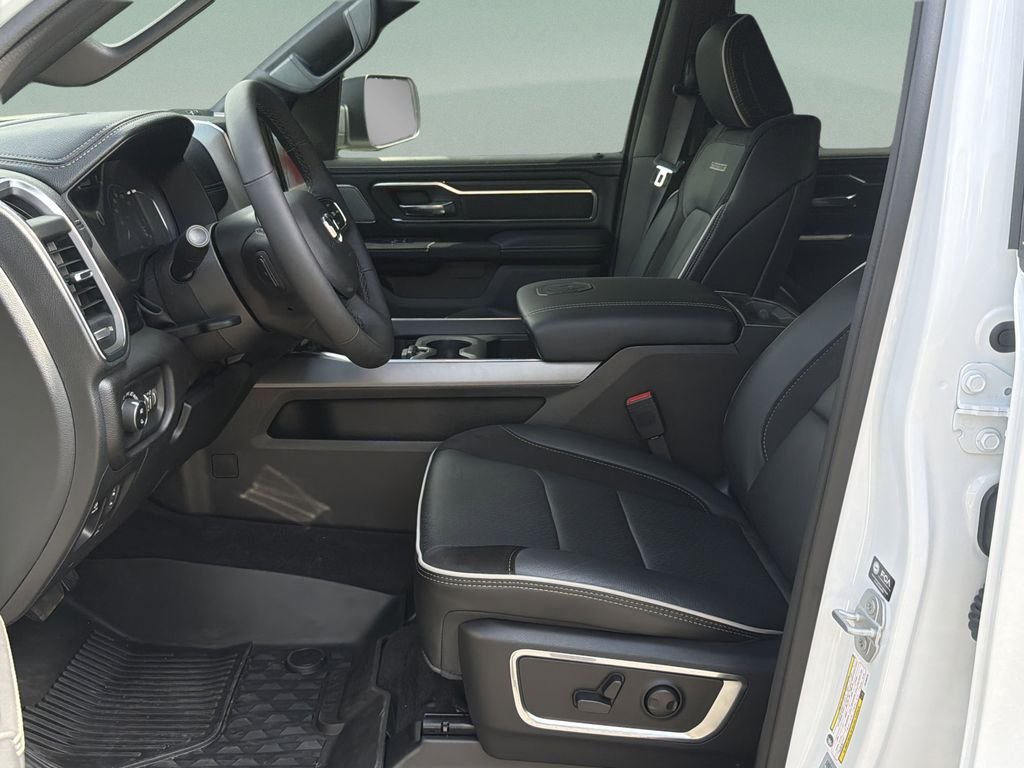 2026 RAM 1500 Laramie - Photo 19