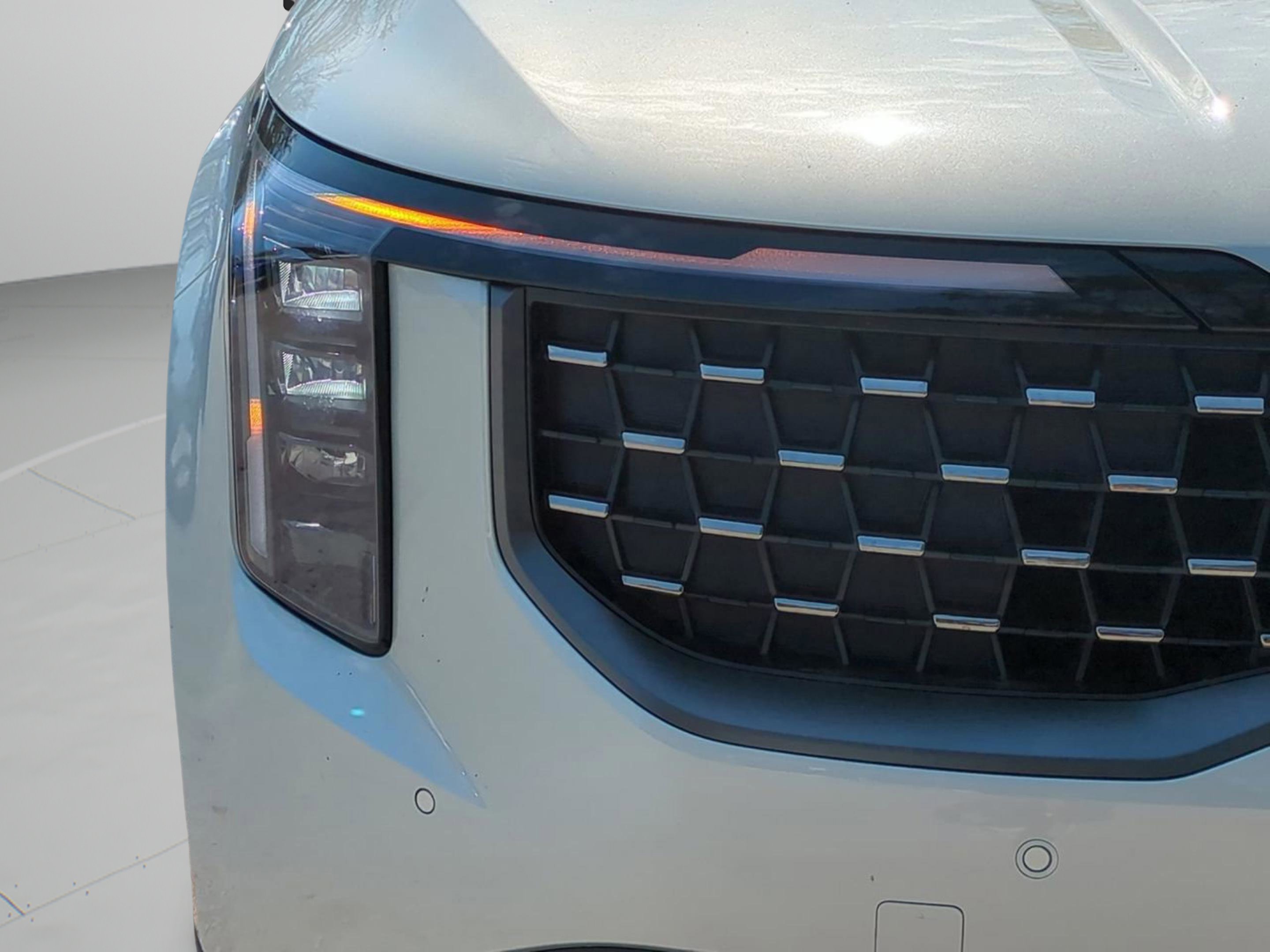 New 2026 Ivory Silver Kia SX image 35