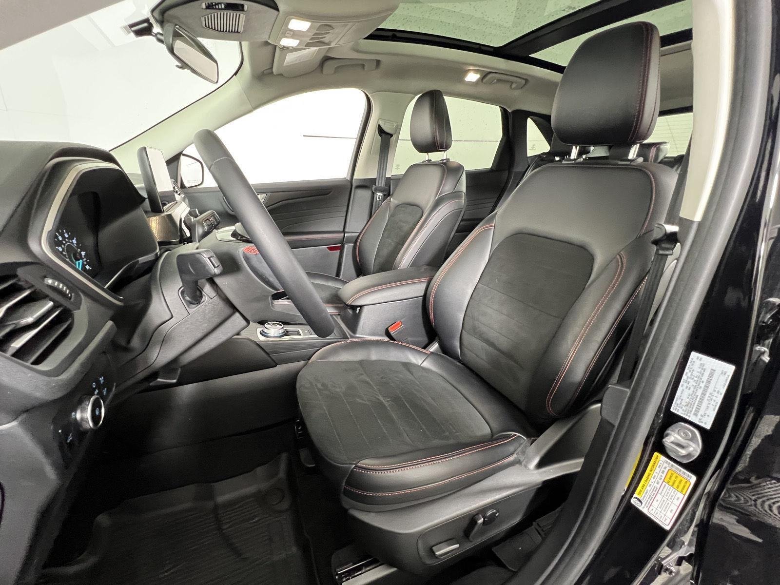 Used 2022 Black Metallic Ford SEL image 2