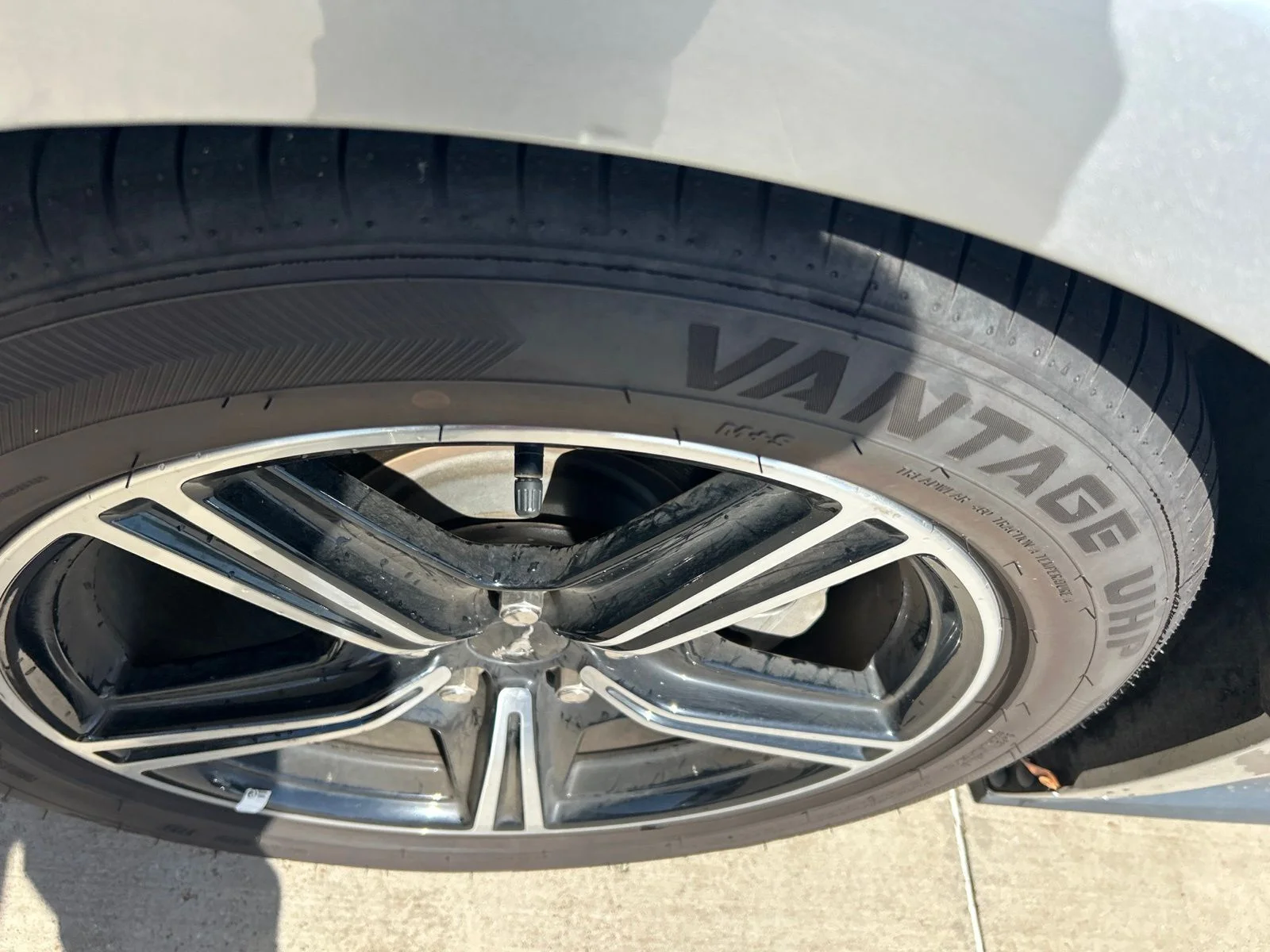 Used 2025 Silver Ford EcoBoost Premium image 23
