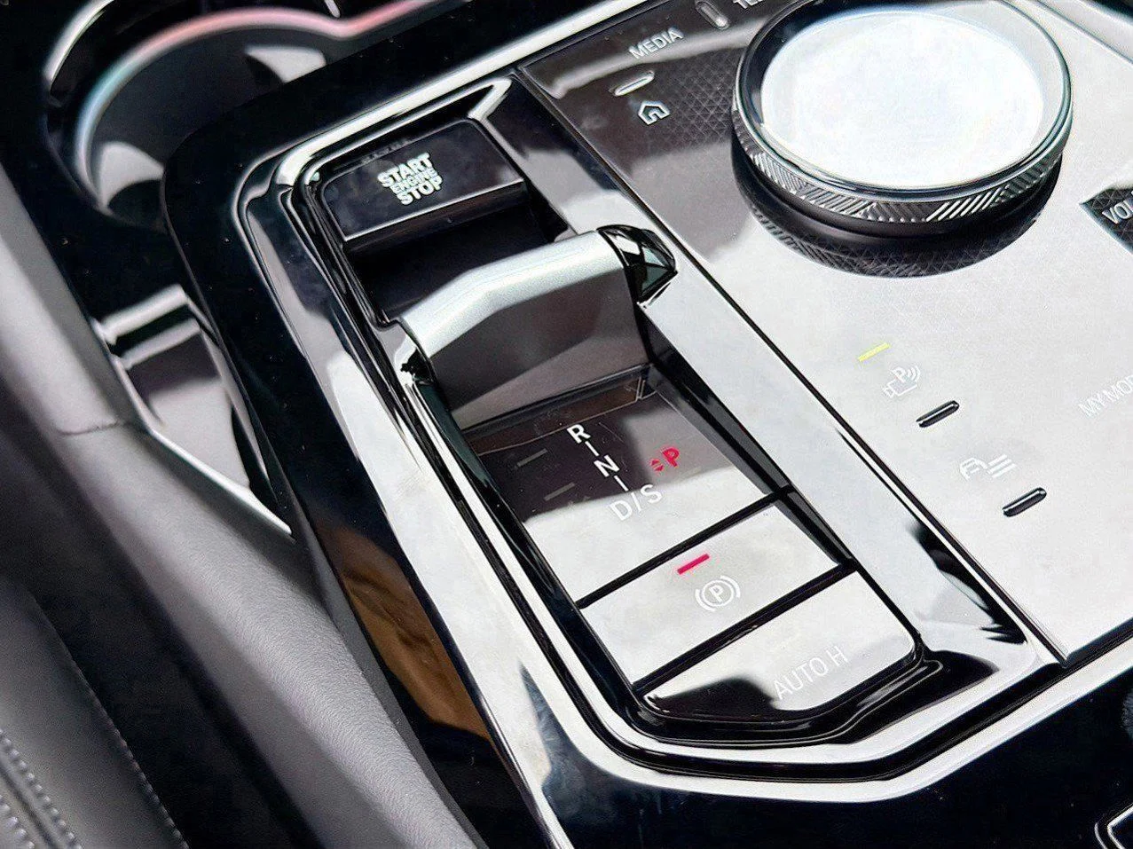 2026 BMW 5 Series 530i - Photo 30