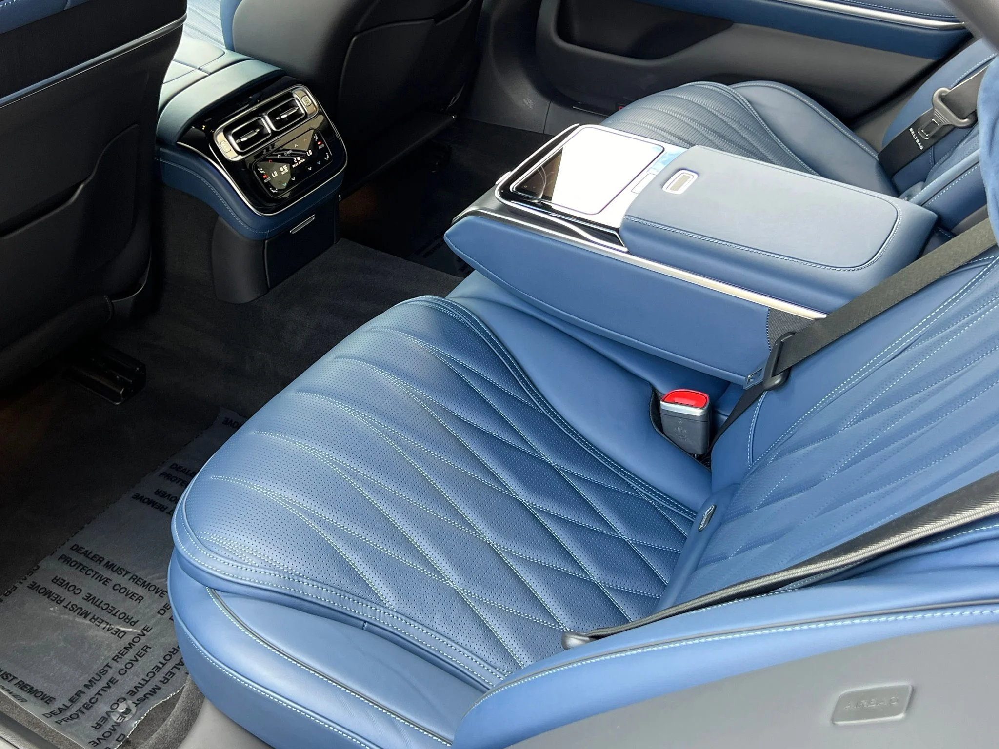 Used 2025 Gray Mercedes-Benz S 63 E AMG® image 25