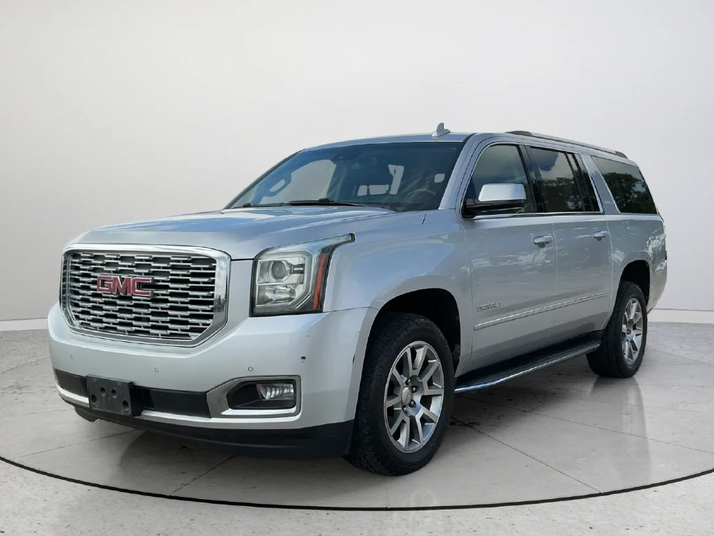 Used 2020 QUICKSILVER METALLIC GMC Denali image 3