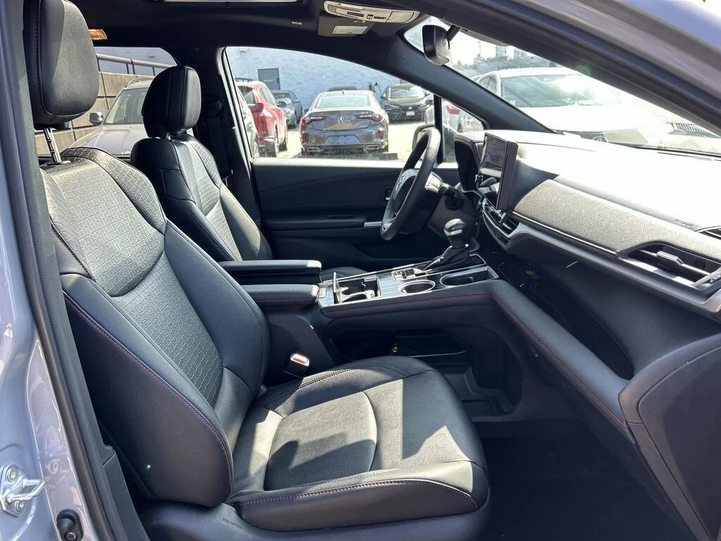 Used 2025  Toyota Sienna XSE AWD 7-Pass Dilawri Certified   Elevate image 33