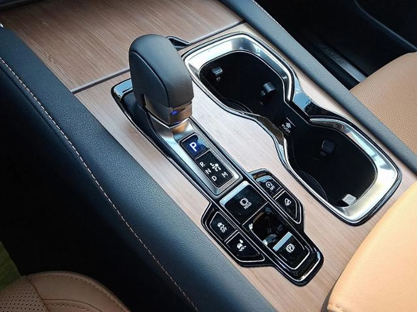 New 2026 Nori Green Pearl Lexus Premium image 7
