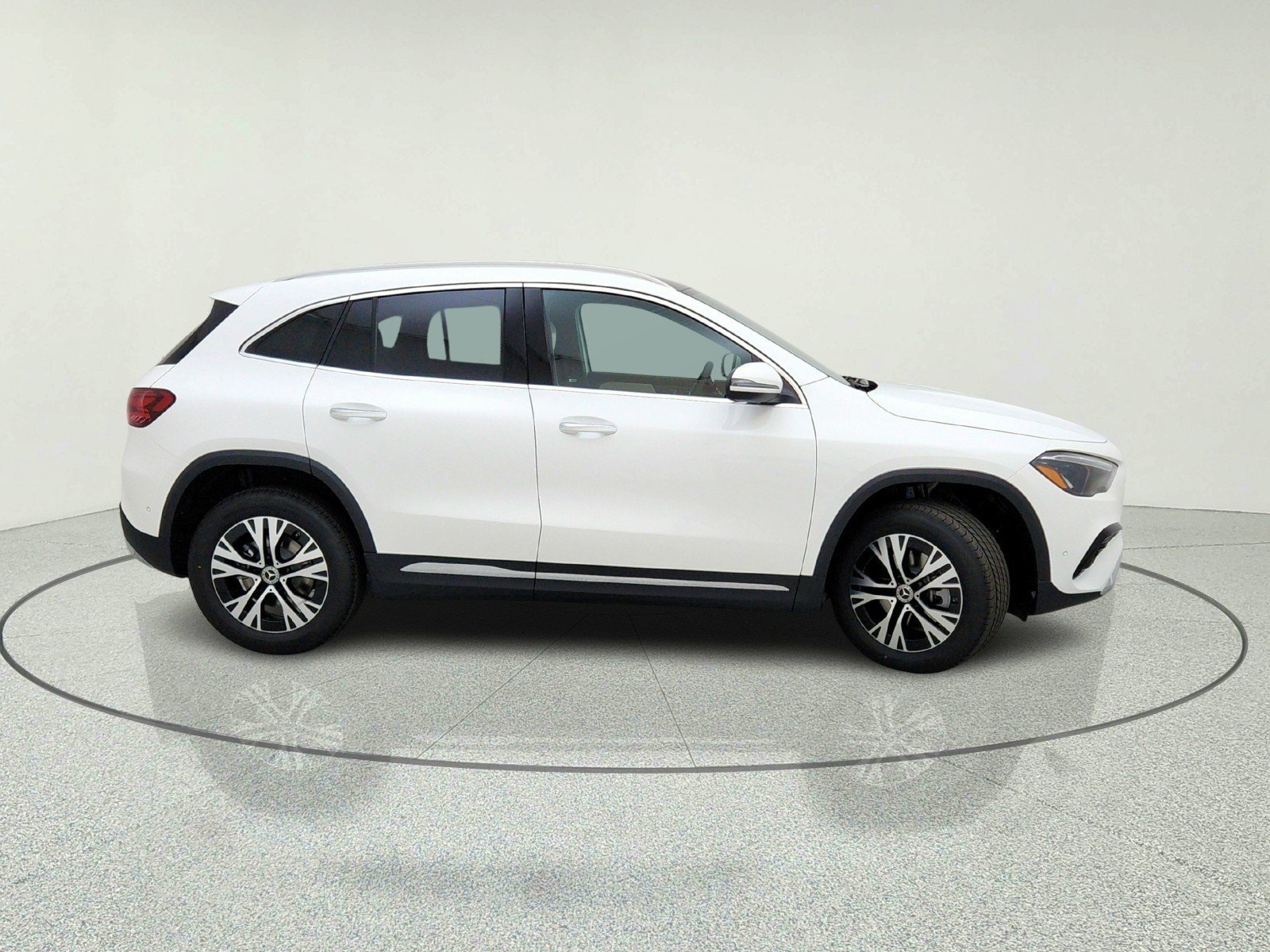 New 2026 Polar White Mercedes-Benz GLA 250 SUV image 33