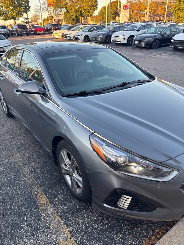 Used 2018 Machine Gray Hyundai Limited image 1