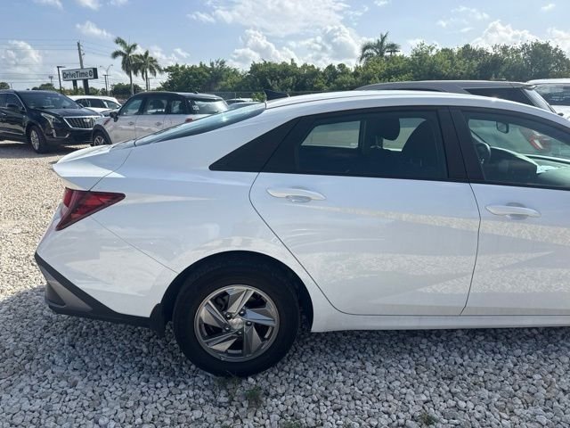 Used 2024 White Hyundai SE image 5