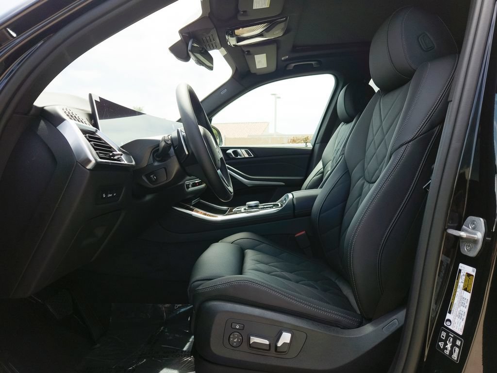 New 2026 Black Sapphire Metallic BMW xDrive40i image 7