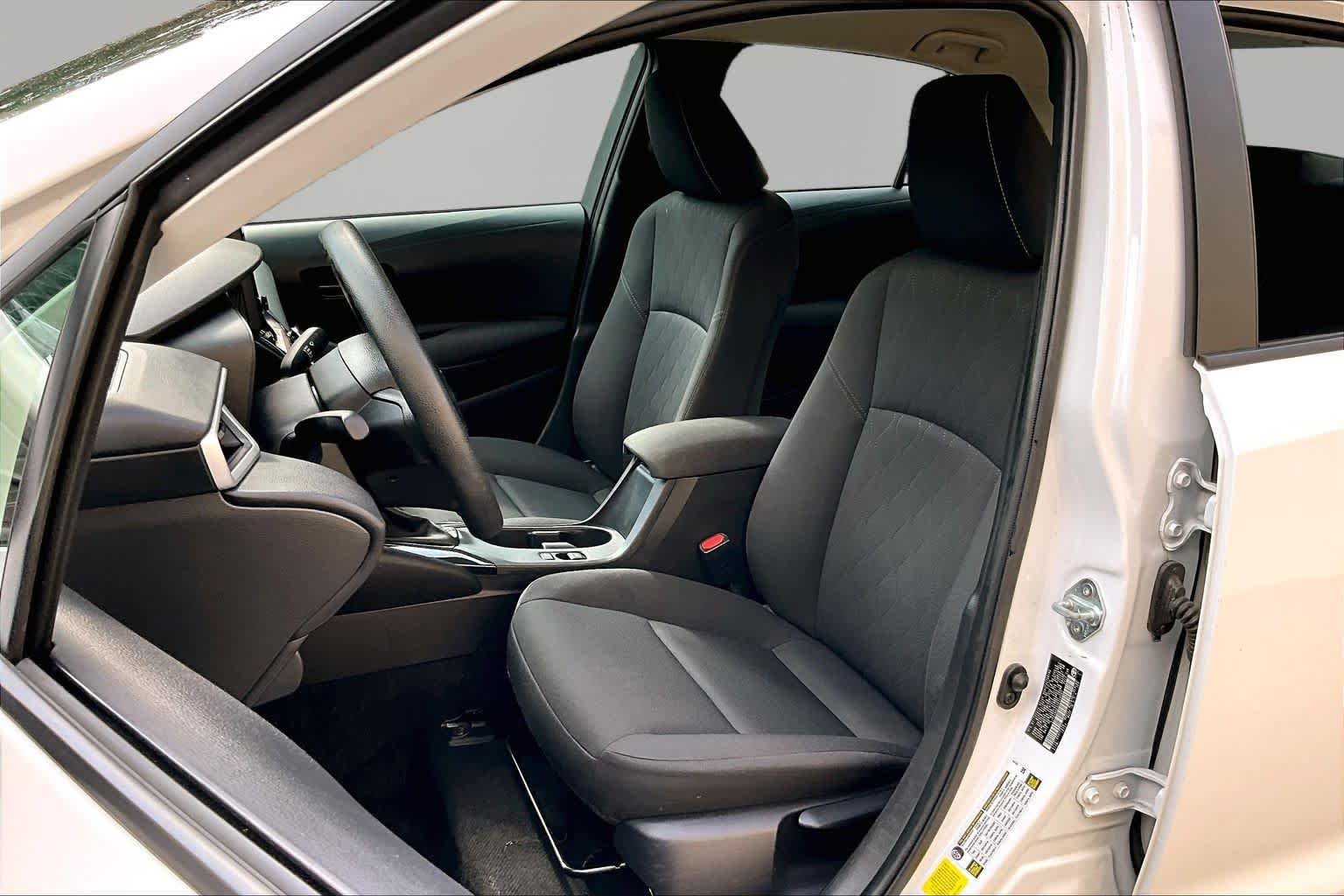 Used 2025 Ice Cap Toyota LE image 7