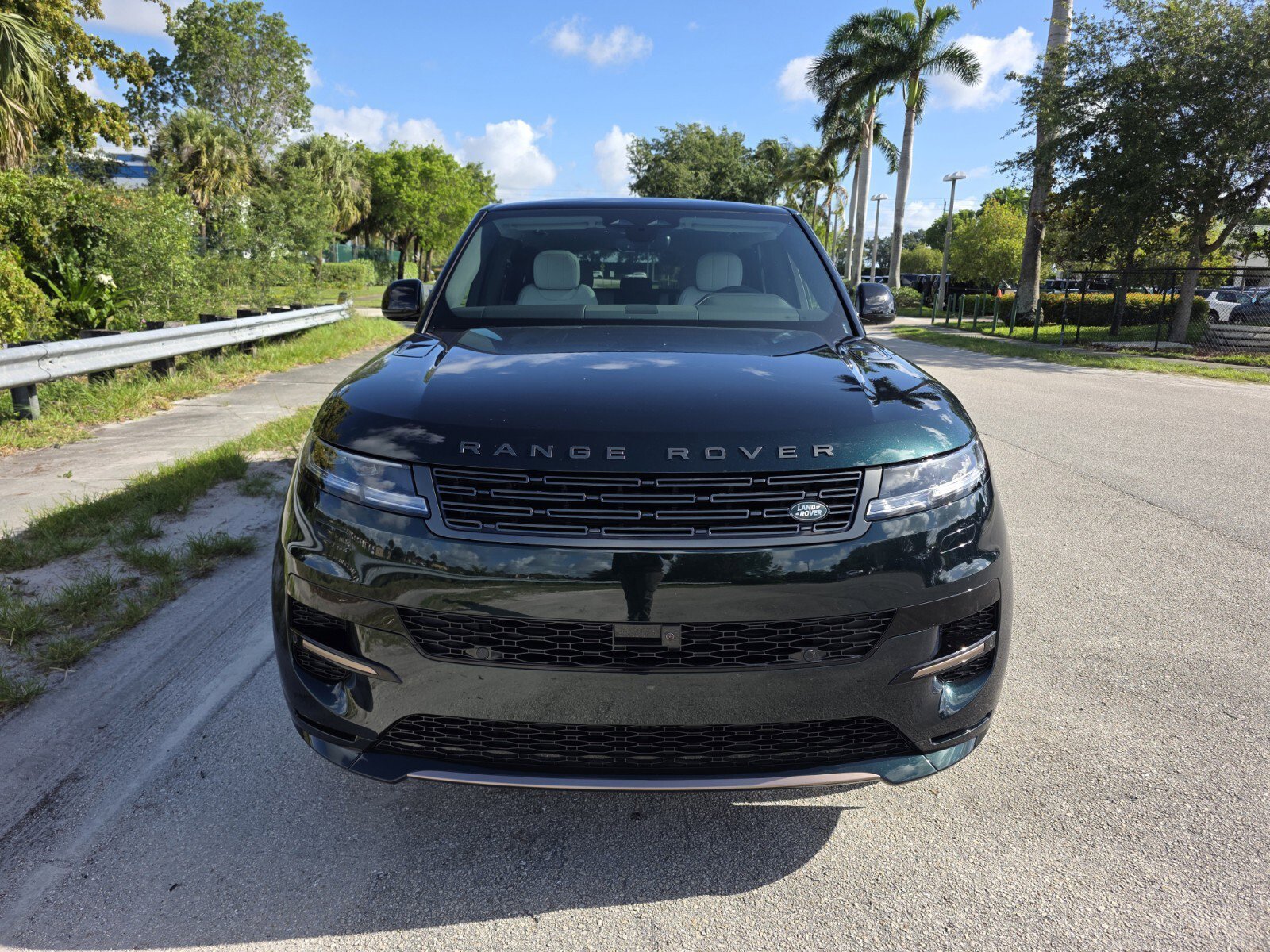 New 2026 British Racing Green Land Rover Dynamic SE image 8