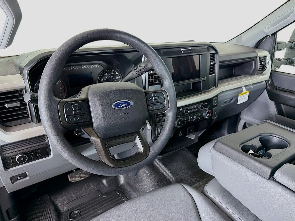 New 2026 Oxford White Ford F-250® XL image 15