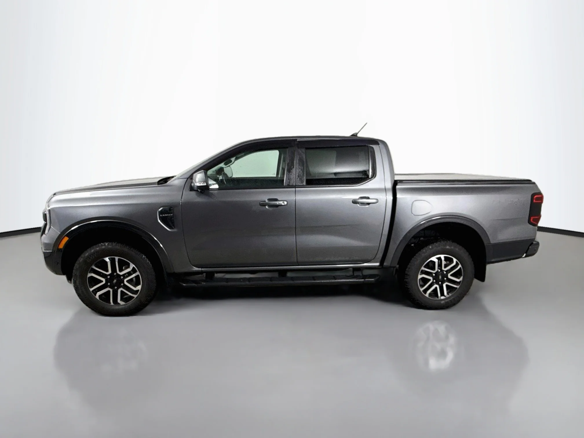 Used 2024 Carbonized Gray Metallic Ford LARIAT image 9