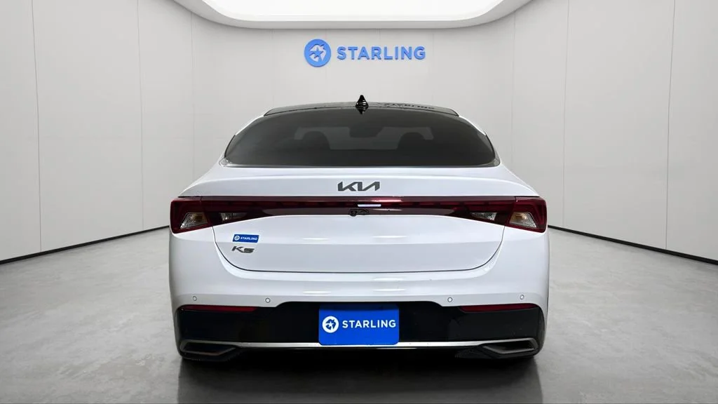 Used 2022 White Kia EX image 7