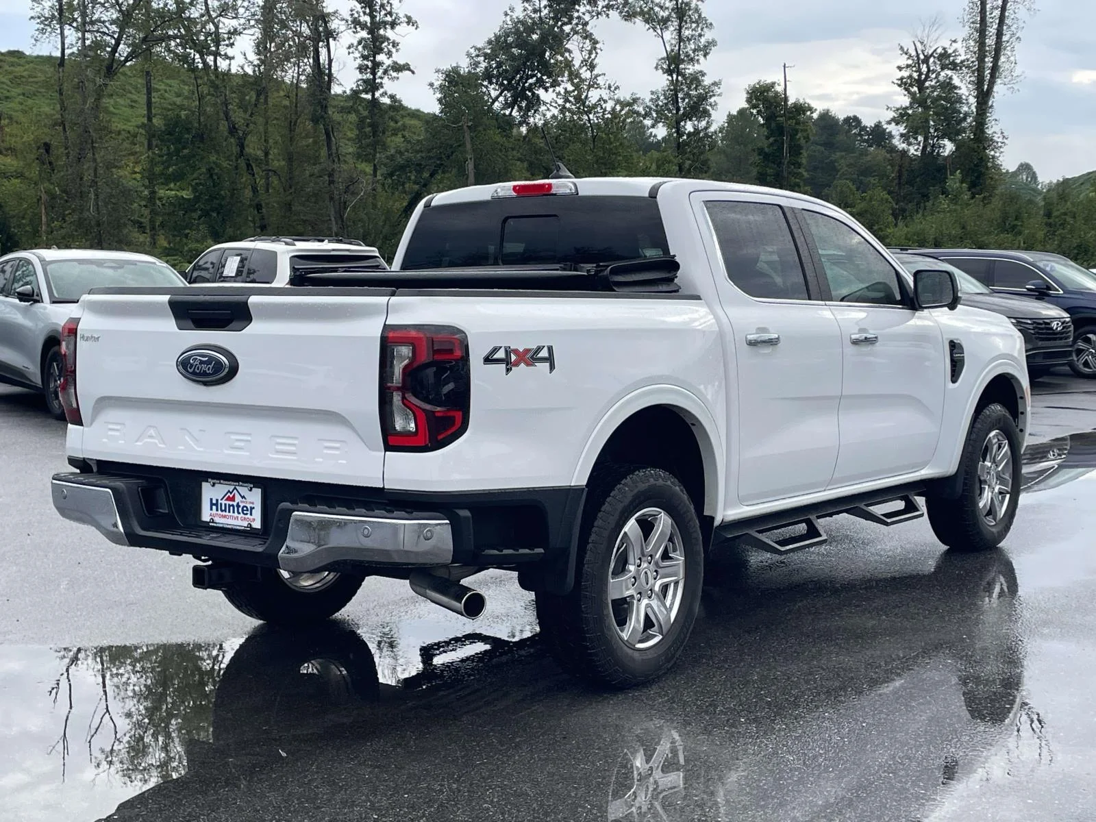 Used 2024 Oxford White Ford LARIAT image 31