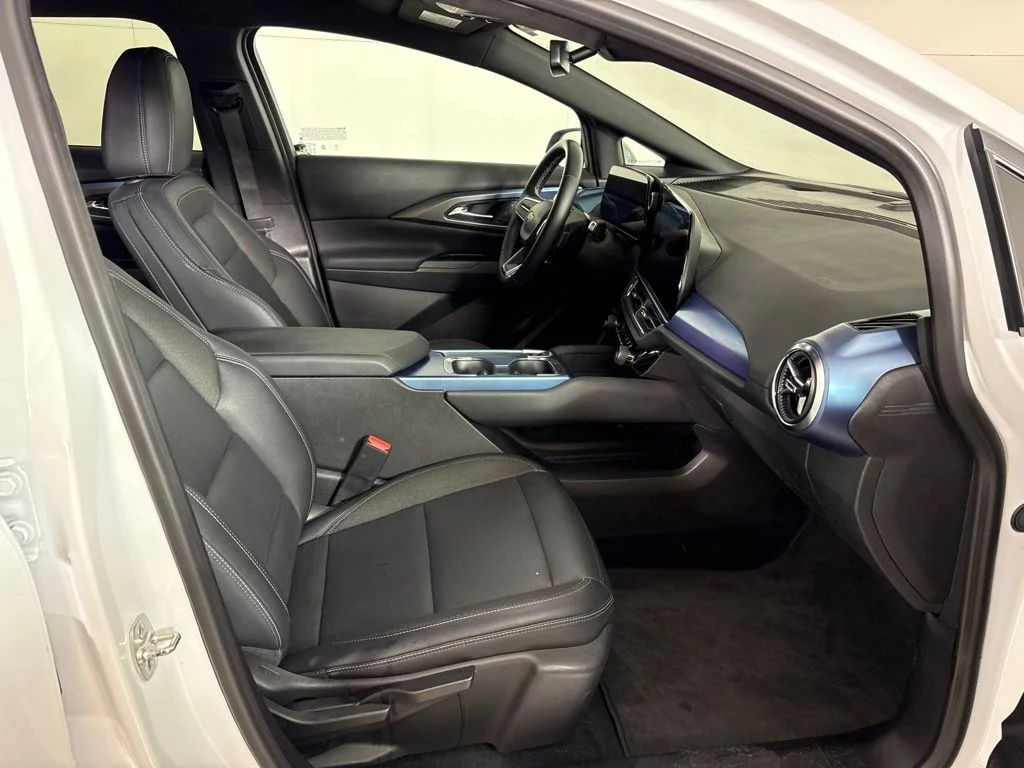 Used 2024 White Chevrolet LT image 15