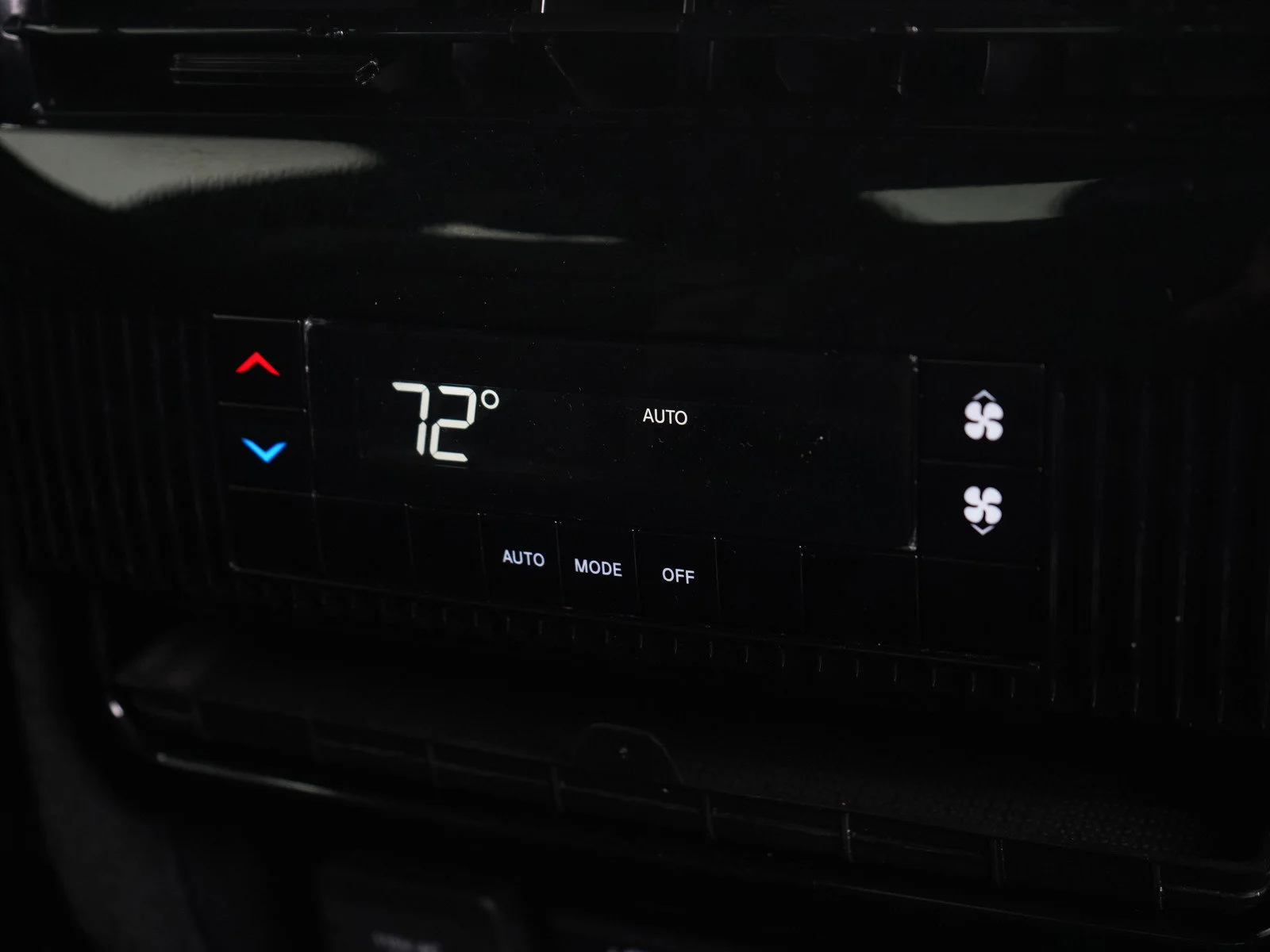 Used 2024 Diamond Black Crystal Pearlcoat Jeep Series II image 18