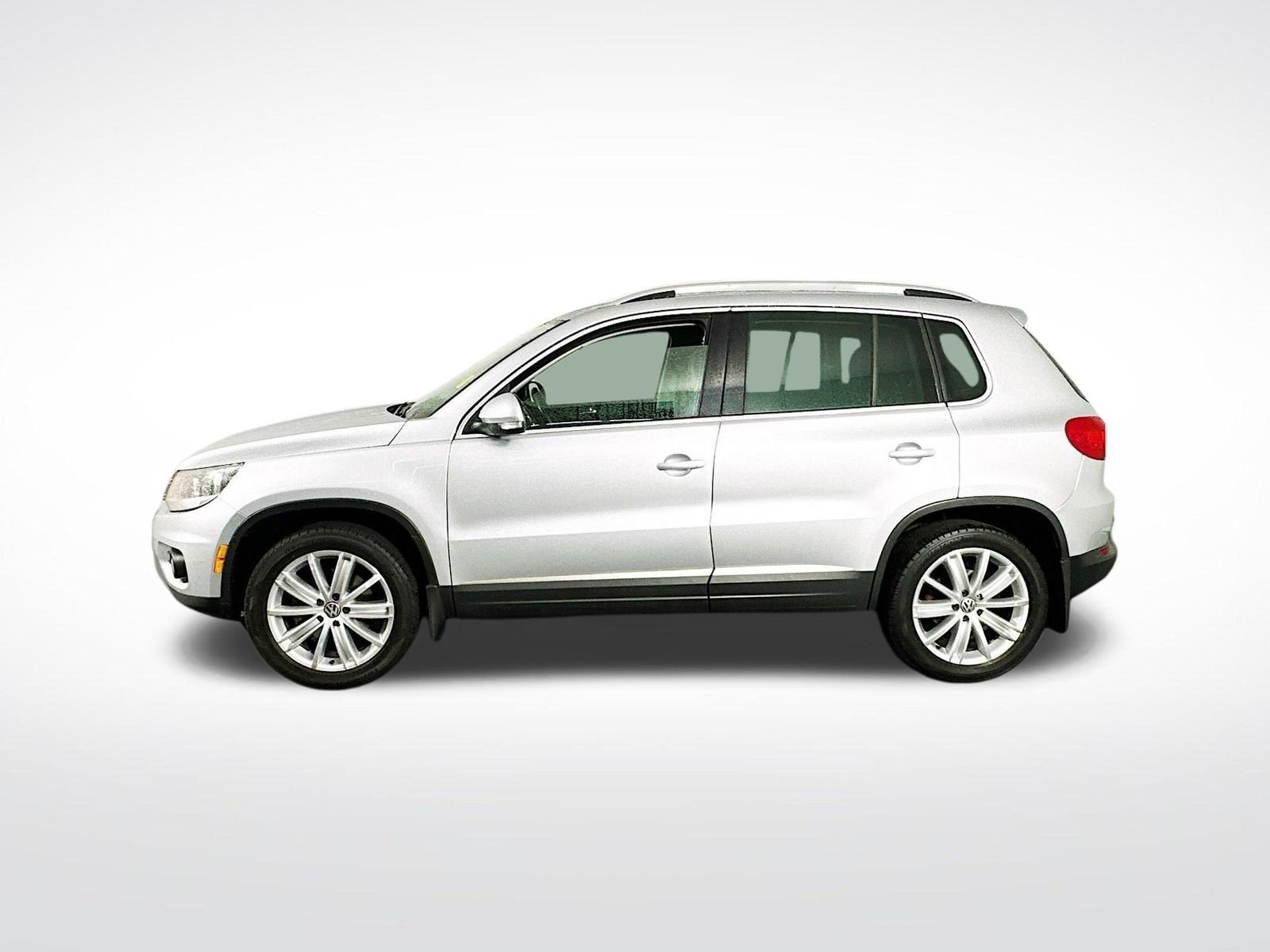 Used 2013 Reflex Silver Metallic Volkswagen SE image 5
