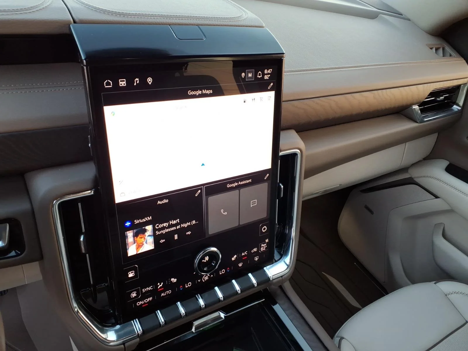 Used 2025 White GMC Denali image 8