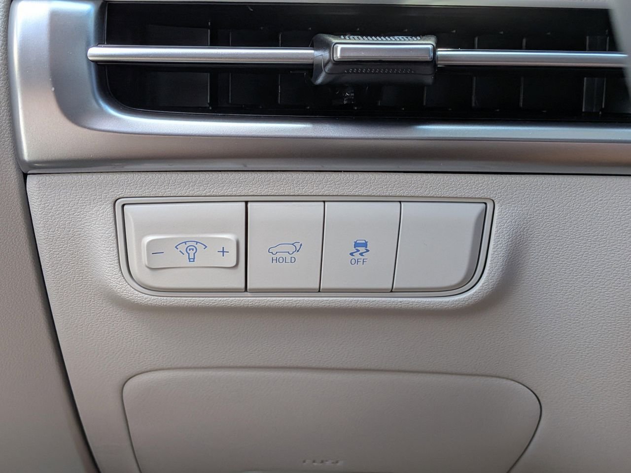 New 2026 Ecotronic Gray Hyundai SEL Premium FWD image 23