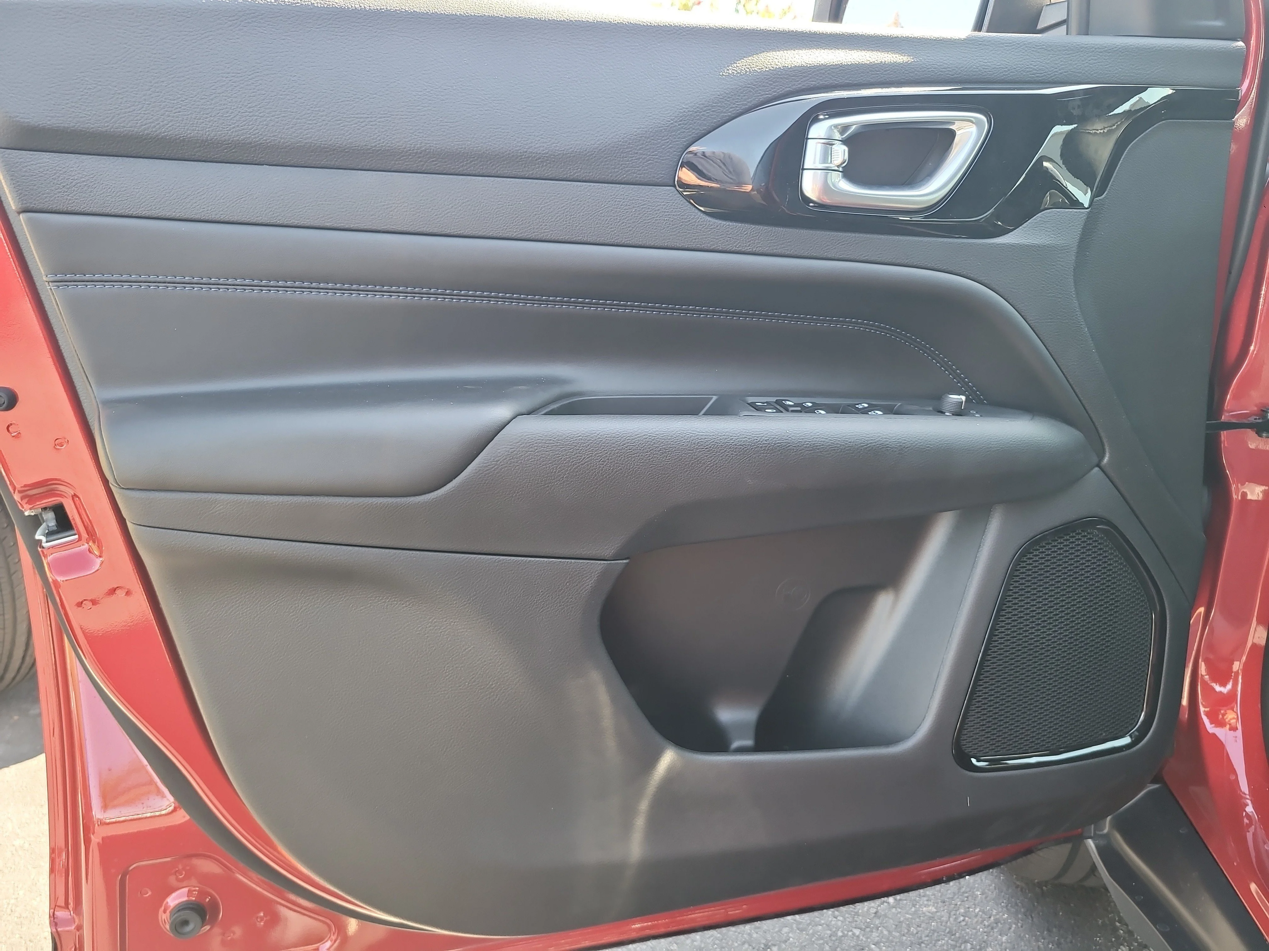 New 2026 Red Hot Pearlcoat Jeep Limited Altitude image 12