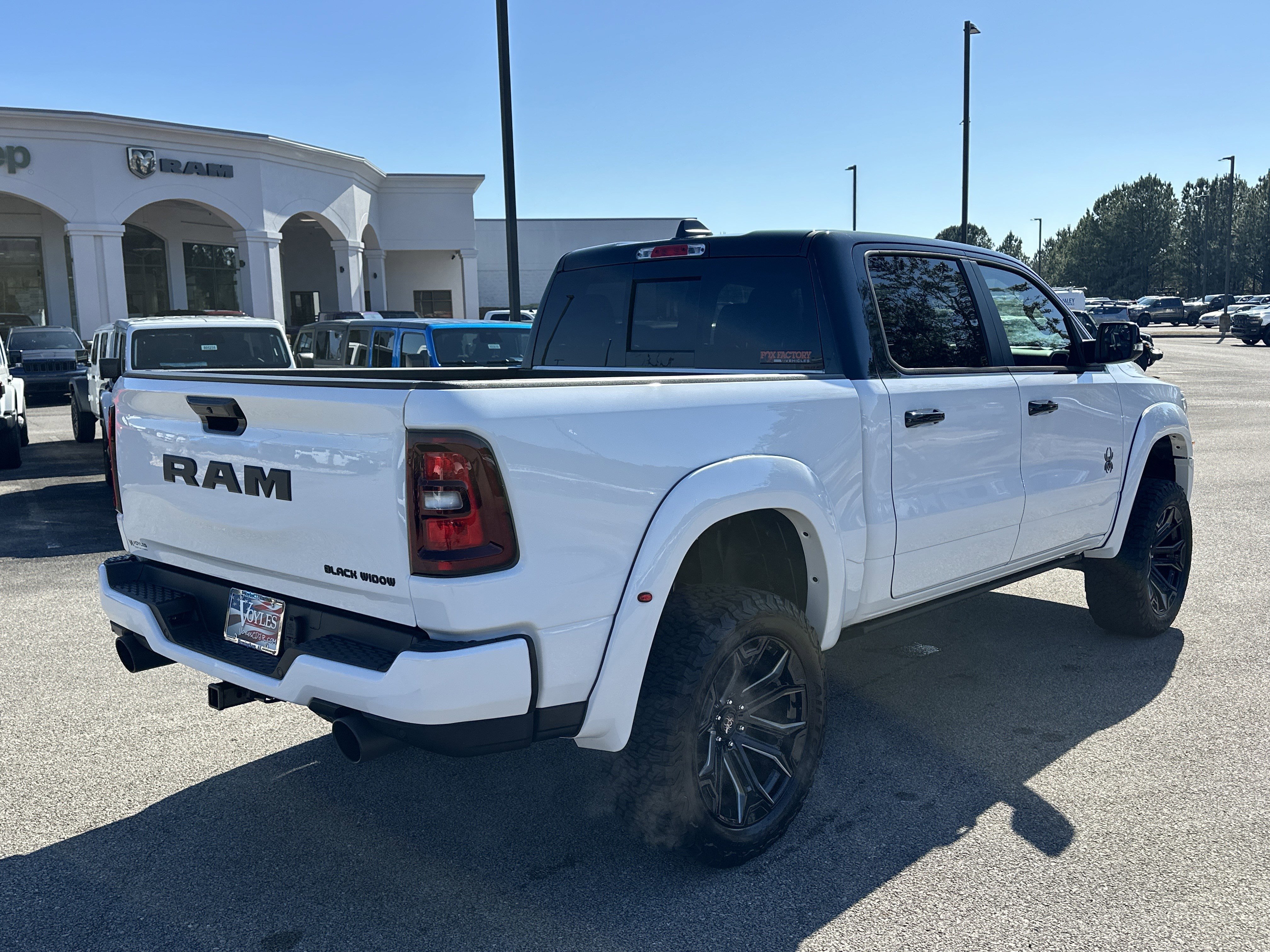 New 2026 Bright White Clear-Coat Exterior Paint RAM Big Horn/Lone Star image 7