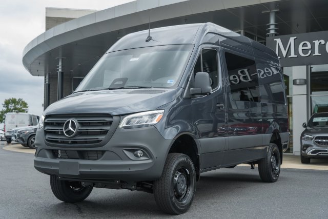 New 2026  Mercedes-Benz Crew 144 WB image 48