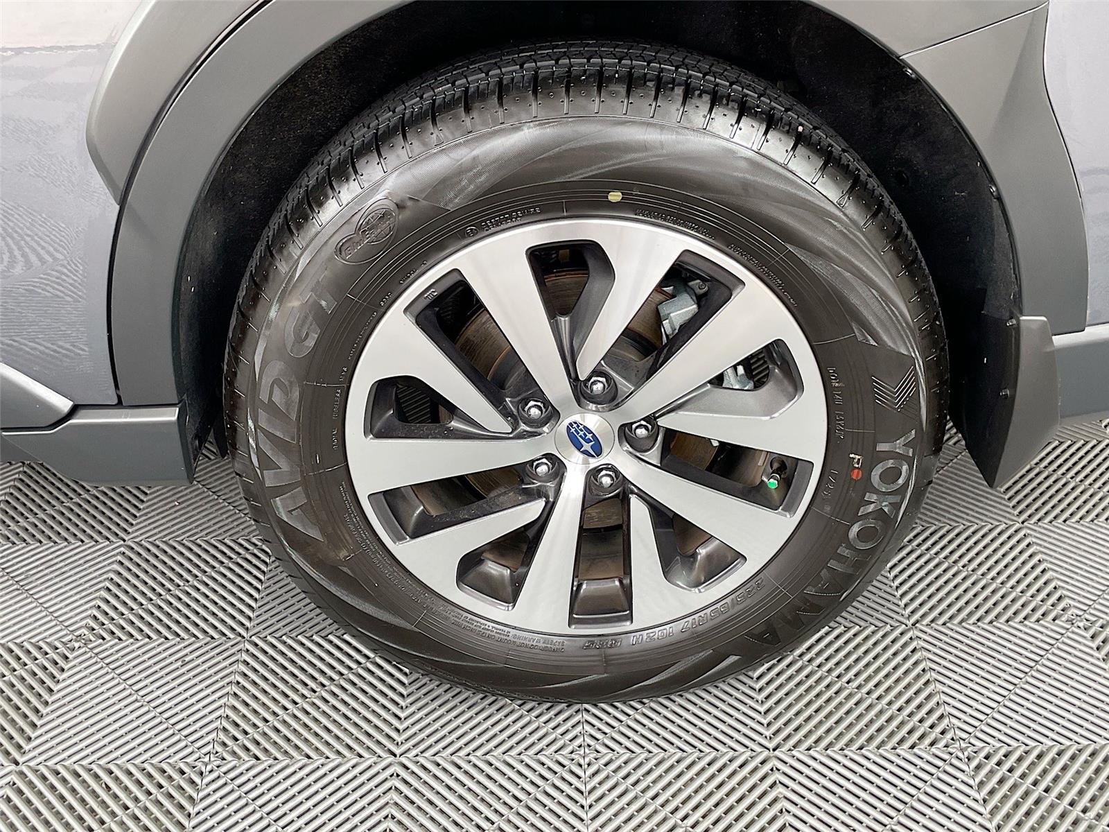 Used 2025 GRAY SUBARU PREM image 34