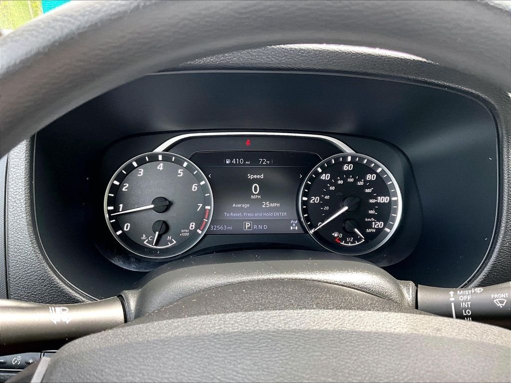 Used 2023 Gray Nissan S image 15