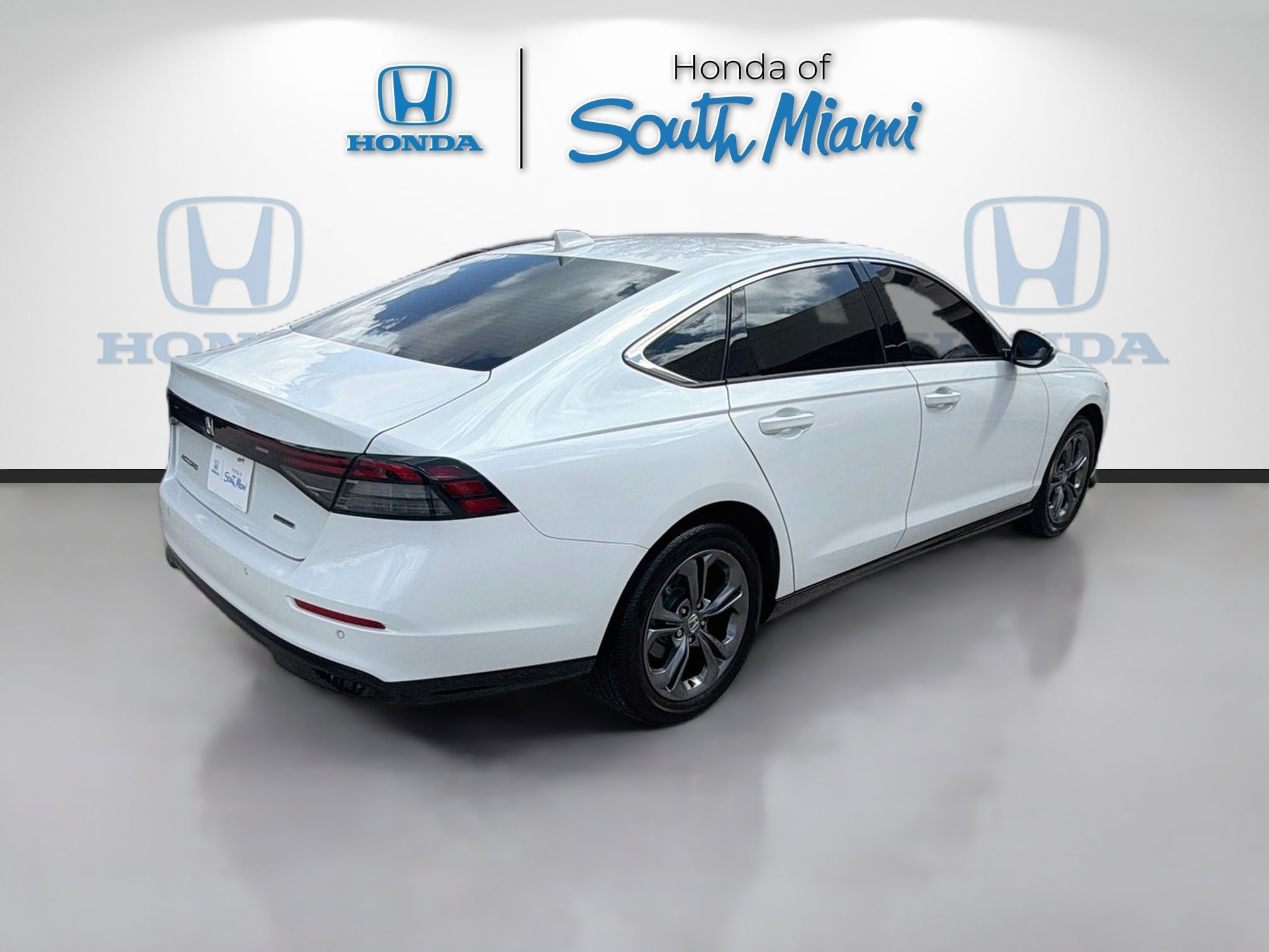 2024 Honda Accord Hybrid EX-L - Photo 7