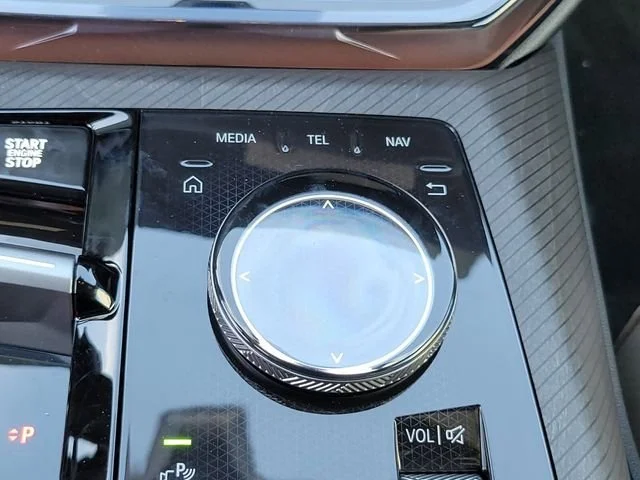 2026 BMW X3 30 - Photo 24