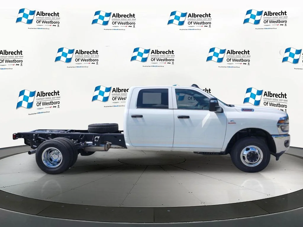New 2026 Bright White Clearcoat RAM Tradesman image 6