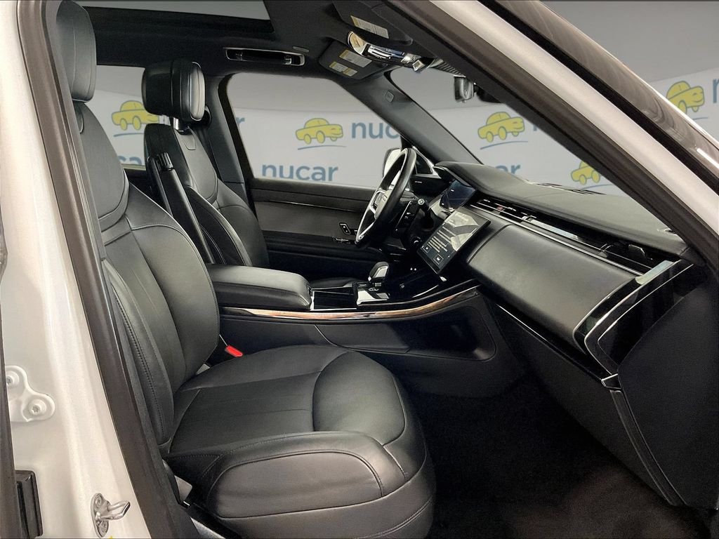 Used 2025 White Land Rover SE image 11
