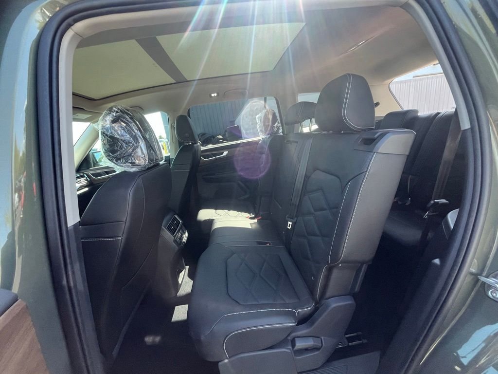 New 2026 Green Volkswagen 2.0T SE w/Technology image 20